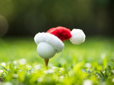 06/01/2023 - Le Père Noël a rendu visite à L'Ecole de golf